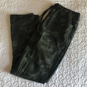 Sold❌ Boyfriend Fit Camo Pants!